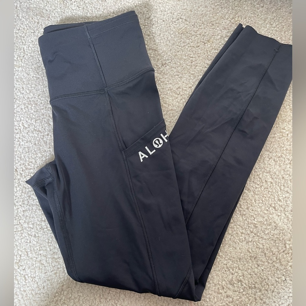 Very rare lululemon Aloha fast and free leggings ankle length limited edition